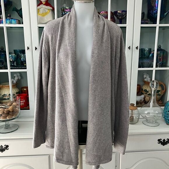 Soft Gray Sweater Cardigan | 1X | Spring + Mercer - Picture 1 of 9